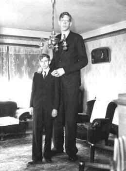 Wadlow 1936, with brother